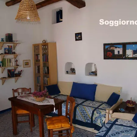 Casa Ibiscus Alicudi